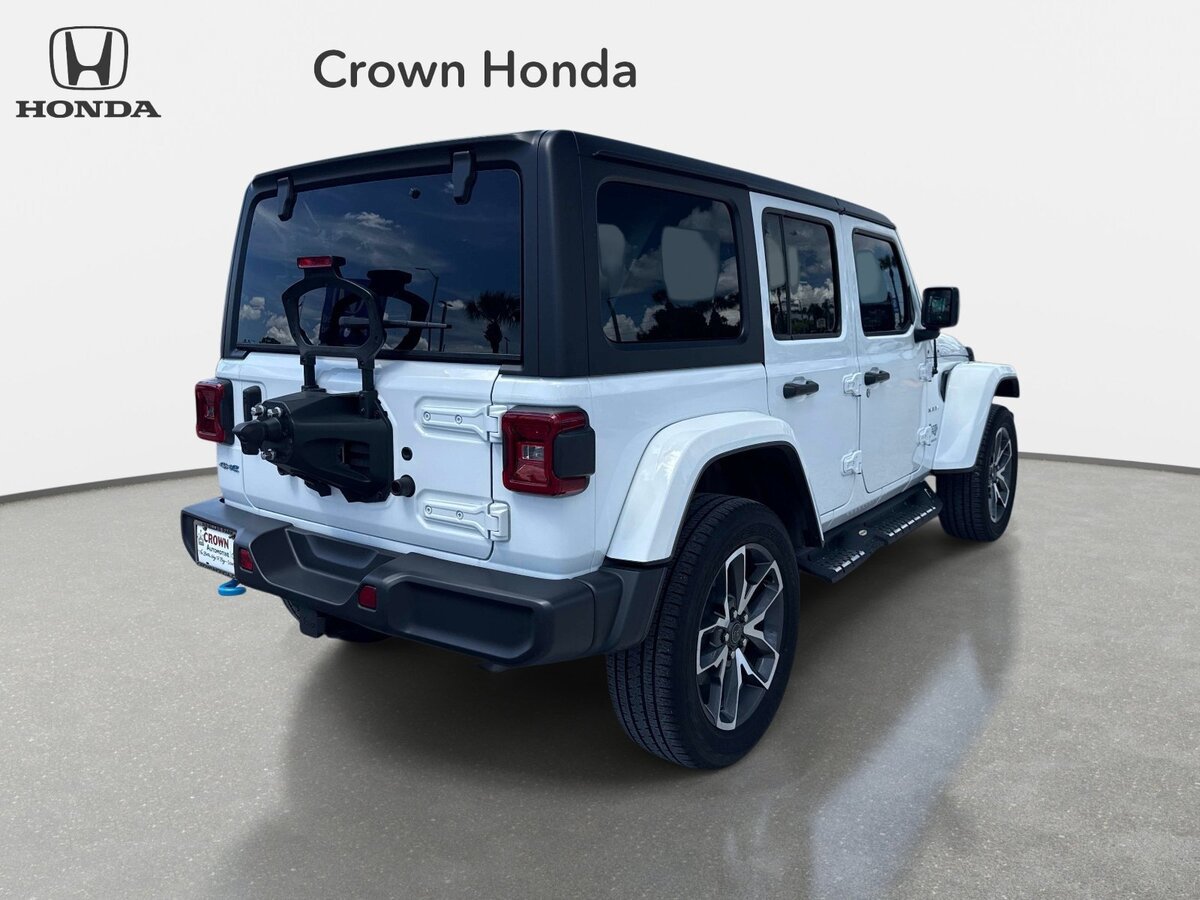 Used 2023 Jeep Wrangler Unlimited Sahara AWD/4WD image 4