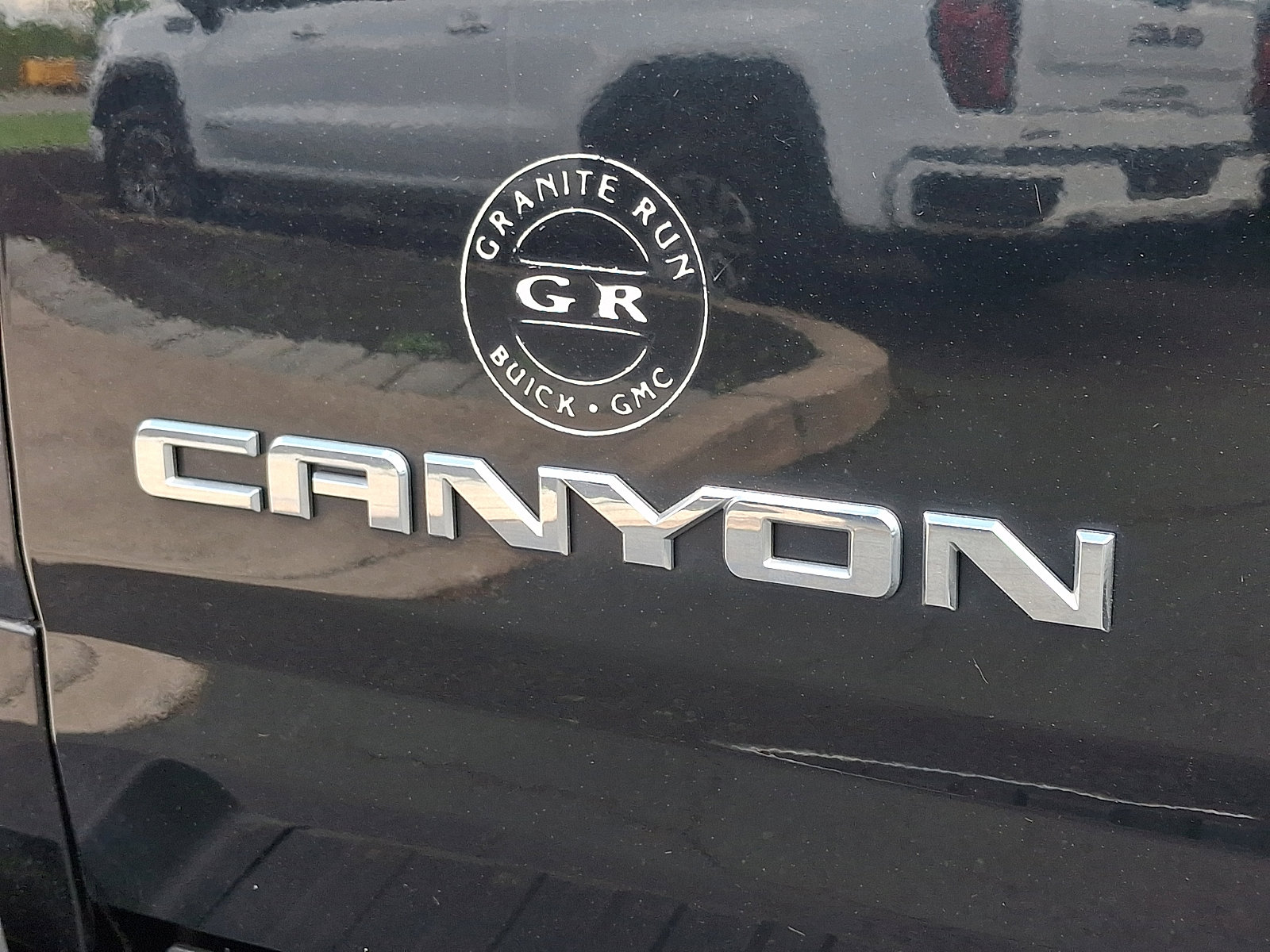 Used 2016 GMC Canyon SLE w/ SLE Convenience Package image 29