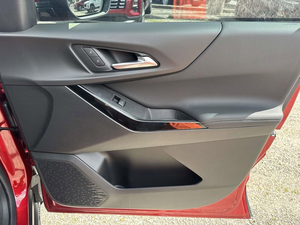 New 2026 Chevrolet Equinox LT w/ Safety and Technology Package FWD image 13