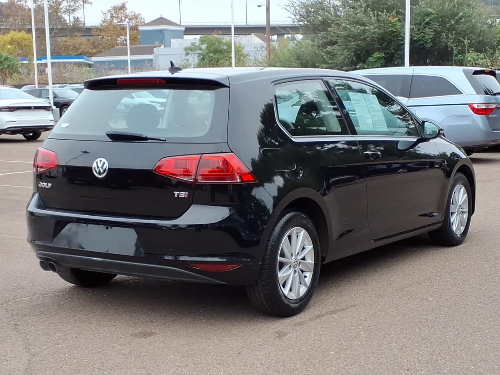 Used 2015 Volkswagen Golf S FWD image 4