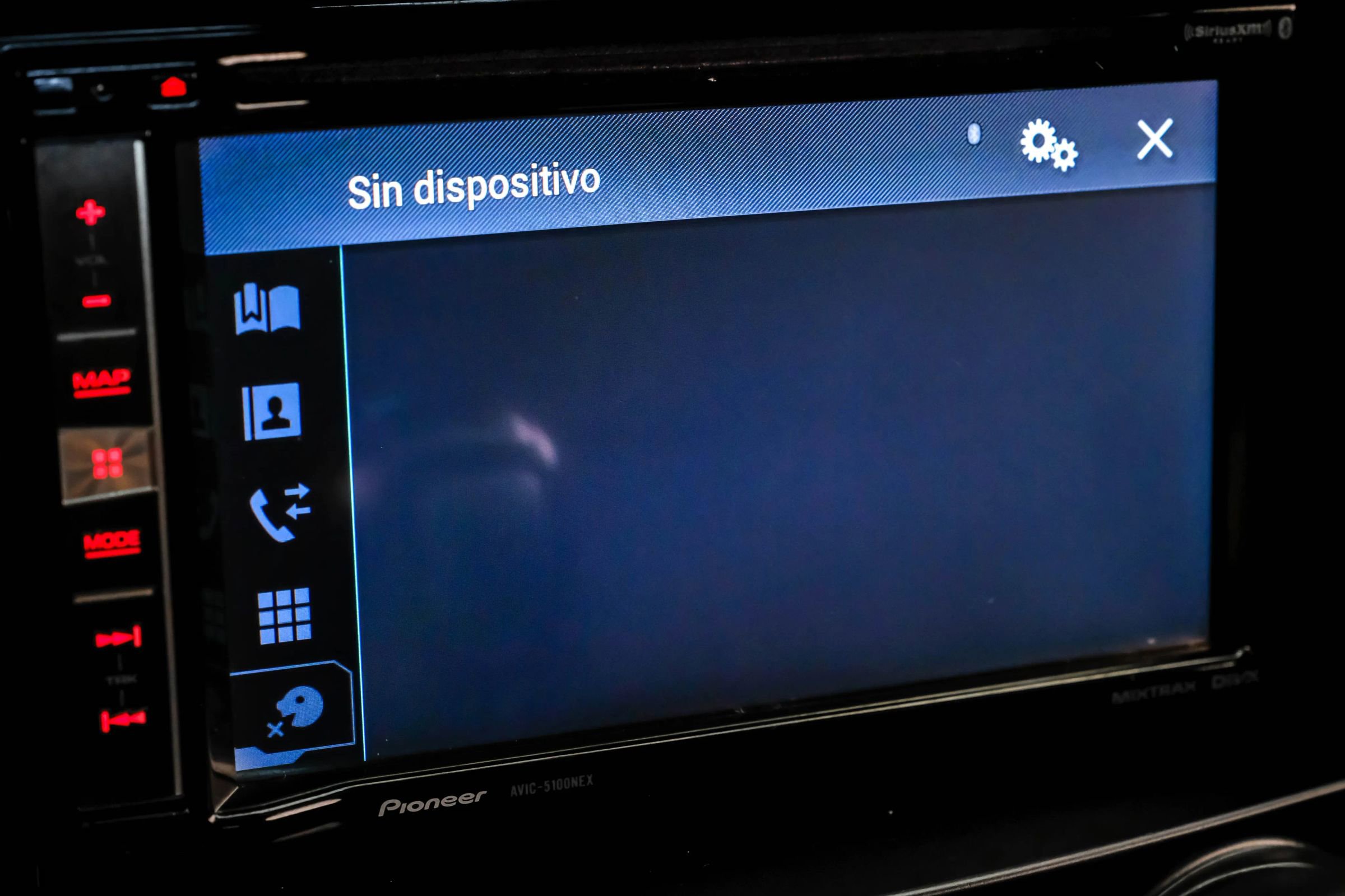 Used 2014 Nissan 370Z Roadster image 23