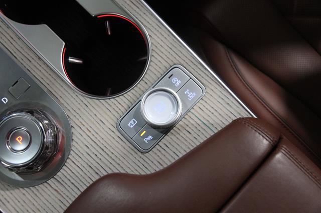Certified 2025 Genesis GV80 3.5T Prestige AWD/4WD image 17
