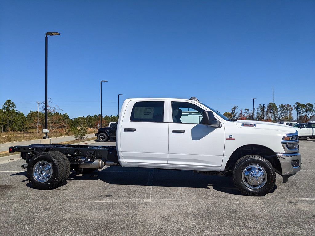 New 2026 RAM 3500 Tradesman w/ Chrome Appearance Group A image 18