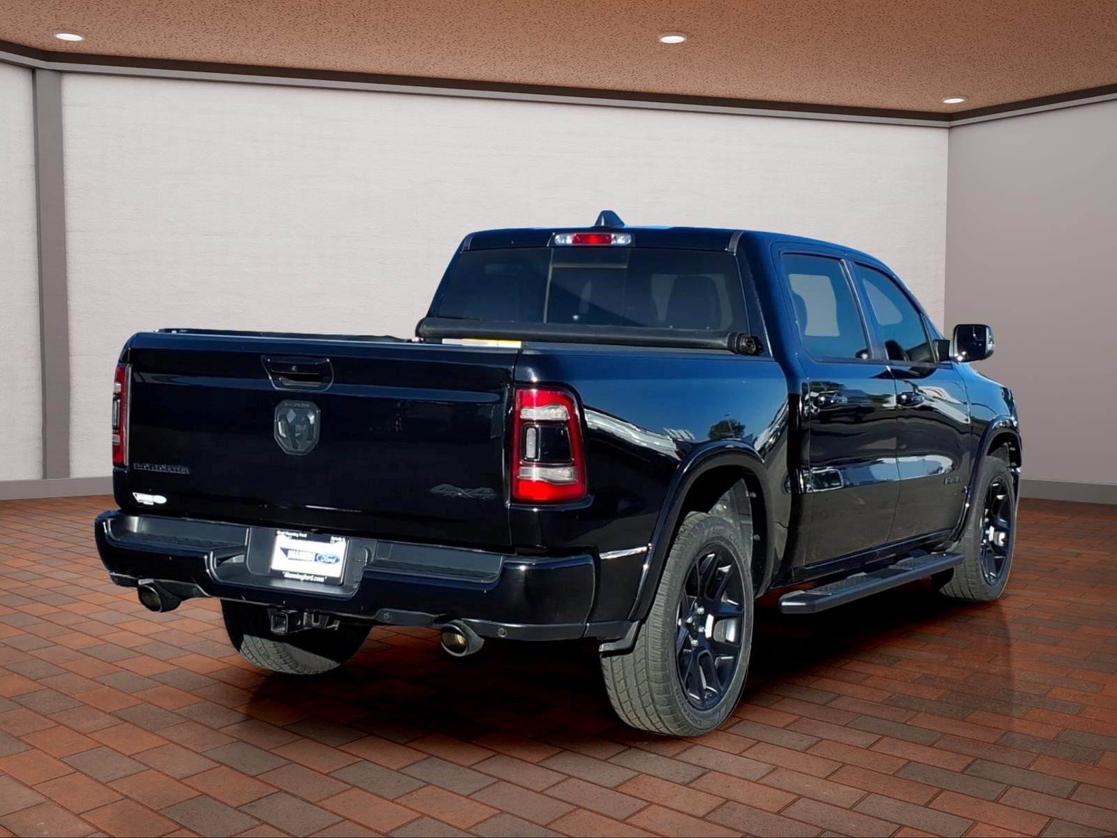 Used 2020 RAM 1500 Laramie AWD/4WD image 7