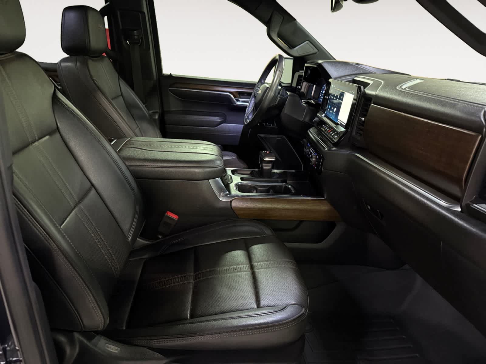 Used 2023 Chevrolet Silverado 1500 High Country w/ Z71 Off-Road Package AWD/4WD image 22