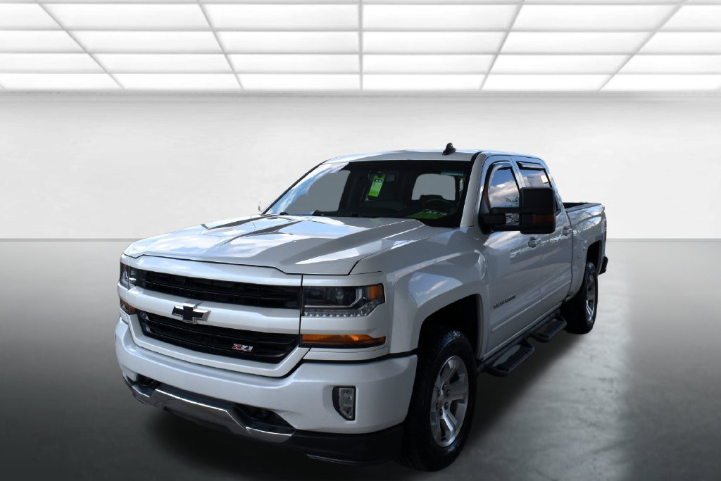 Used 2018 Chevrolet Silverado 1500 LT w/ All Star Edition AWD/4WD image 5