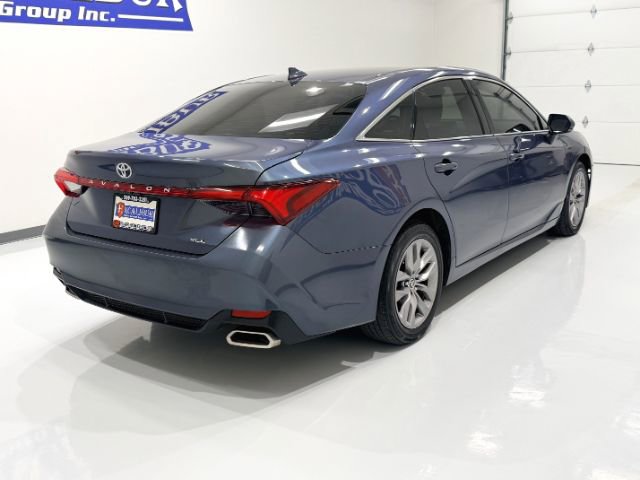 Used 2022 Toyota Avalon XLE w/ Moonroof Package image 8