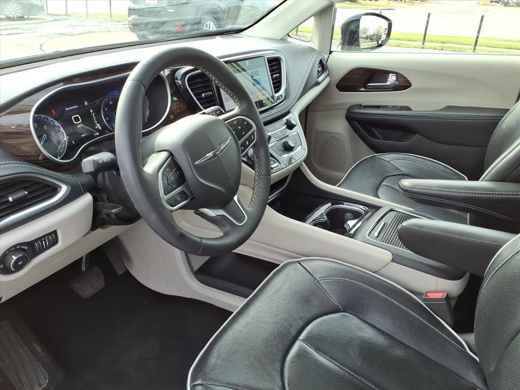 Certified 2023 Chrysler Pacifica Limited image 7
