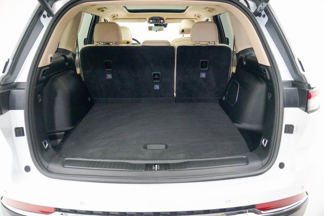 Used 2022 Jeep Grand Cherokee Limited w/ Luxury Tech Group II image 14