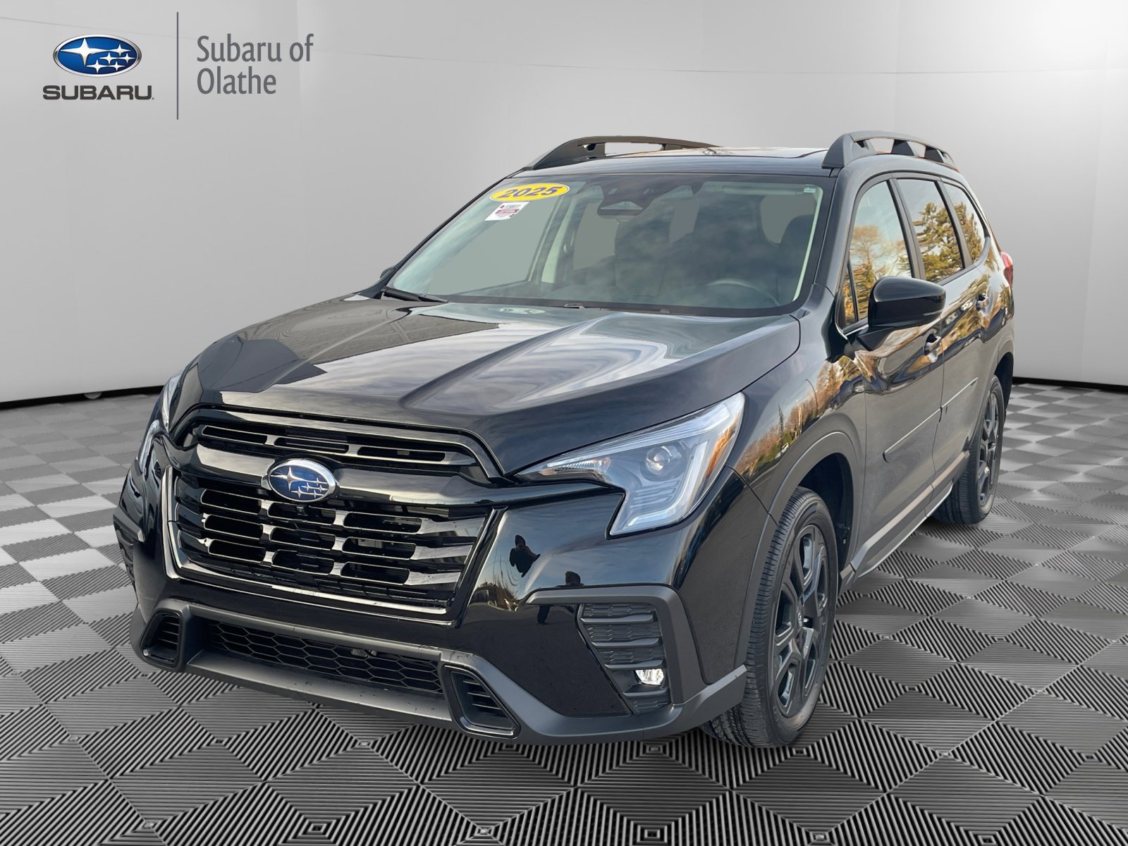 Used 2025 Subaru Ascent Bronze Edition image 13