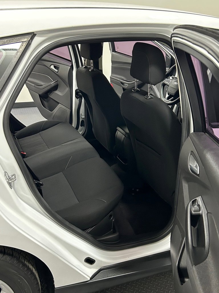 Used 2018 Ford Focus SE image 10