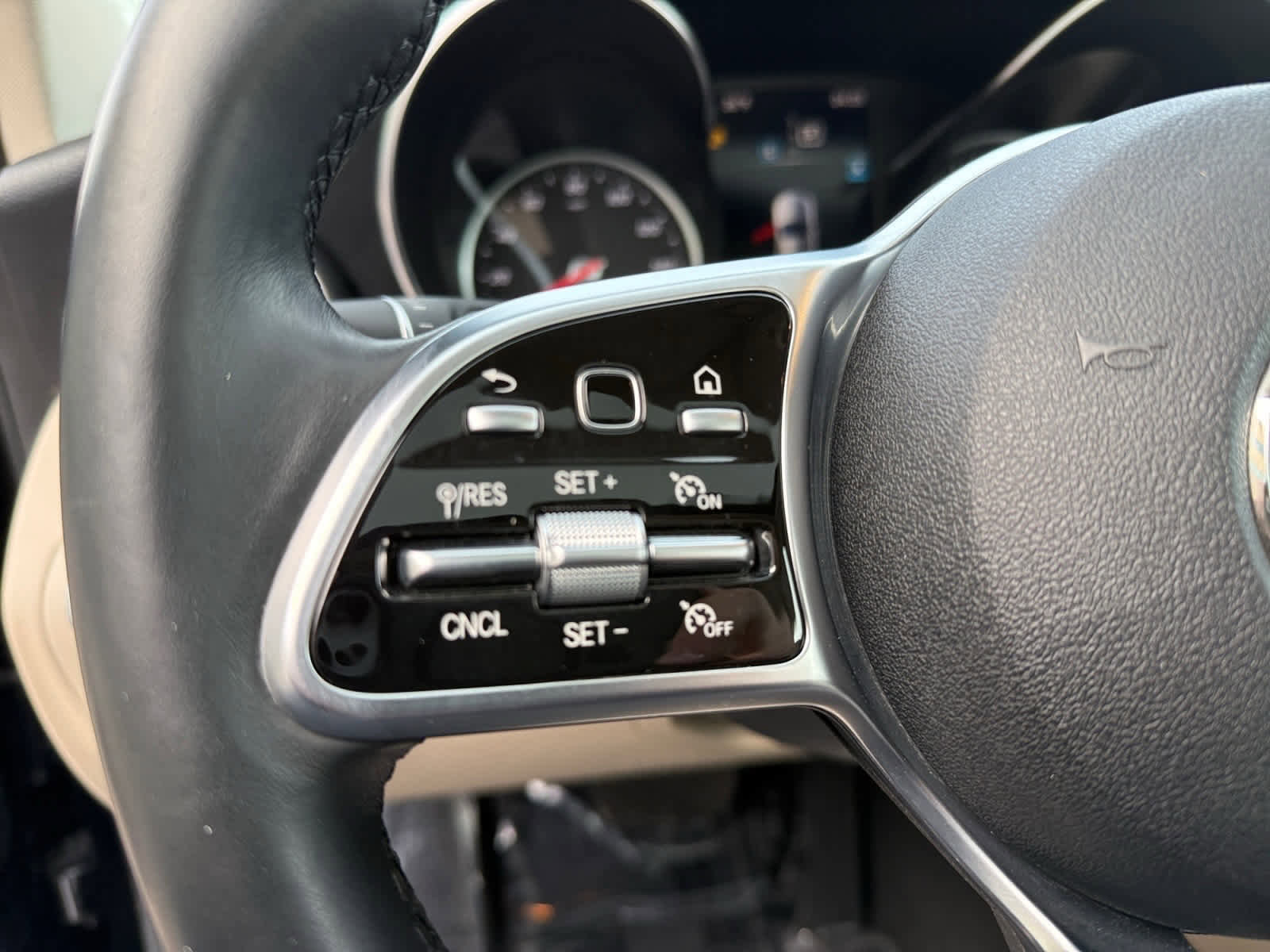 Certified 2020 Mercedes-Benz C 300 4MATIC Sedan image 21