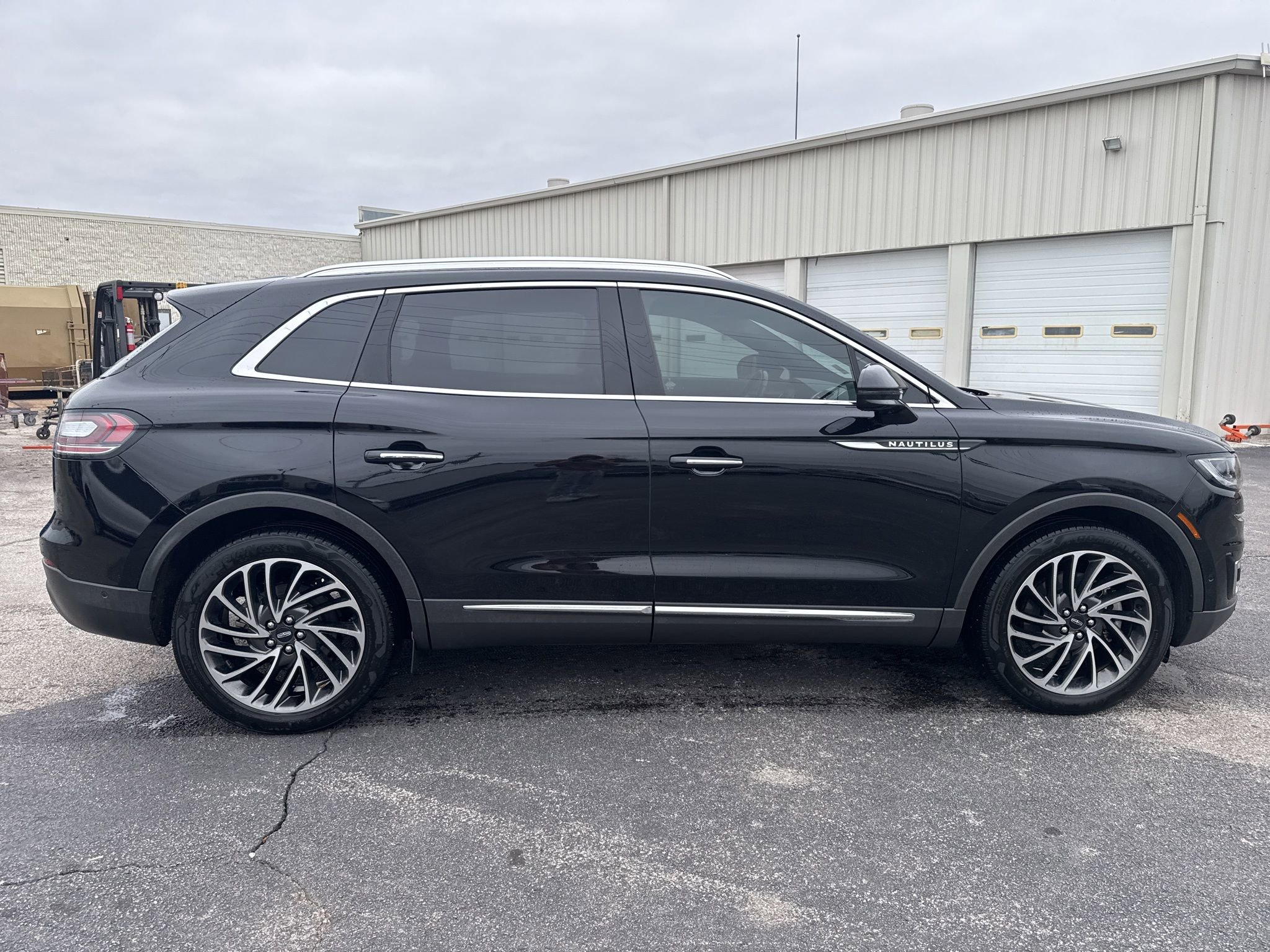 Used 2020 Lincoln Nautilus Reserve image 6