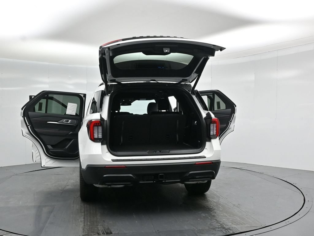 New 2026 Ford Explorer ST-Line w/ ST-Line Street Pack RWD image 34