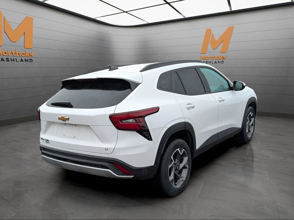 Used 2024 Chevrolet Trax LT w/ Driver Confidence Package image 5