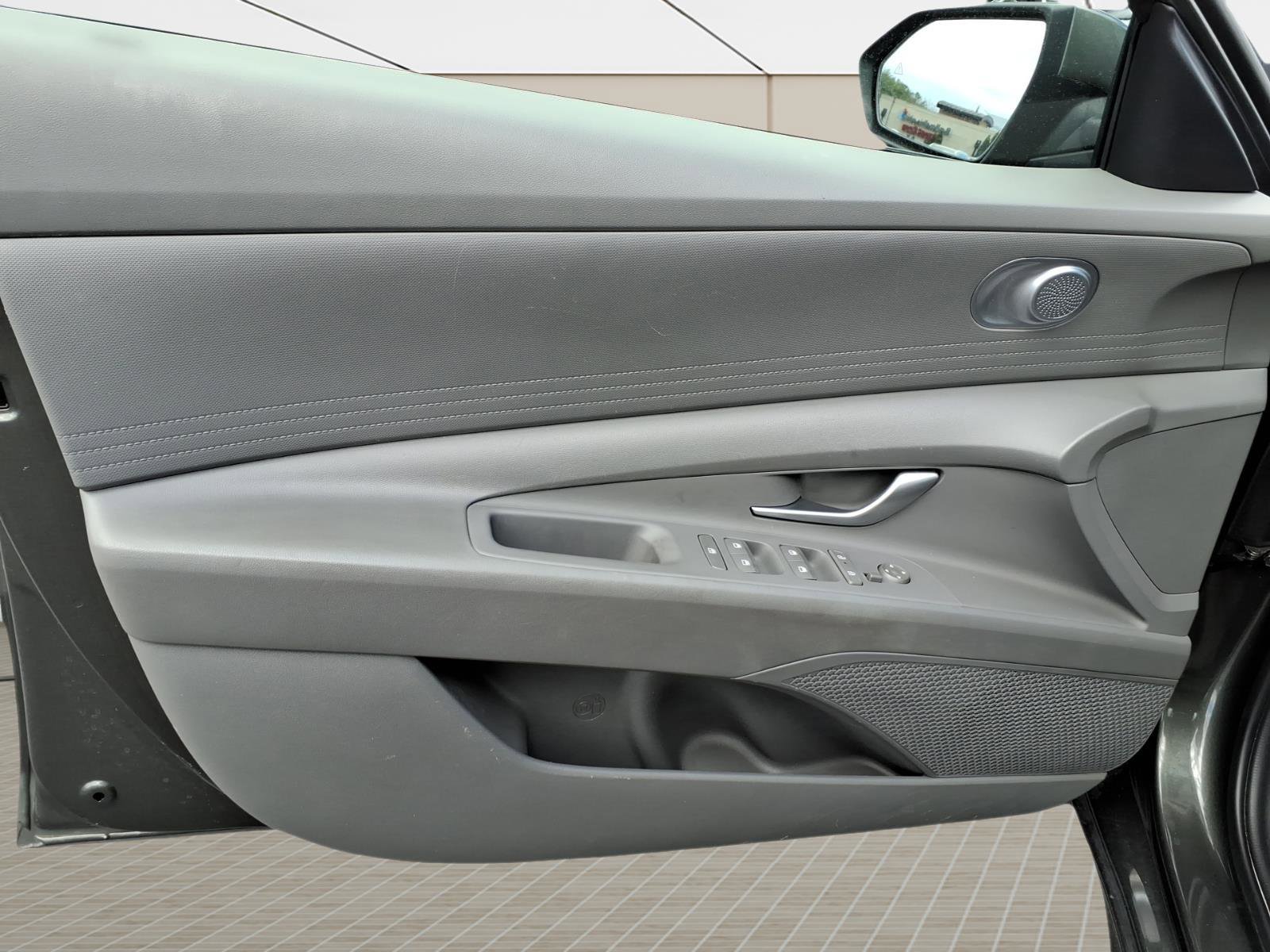 Used 2024 Hyundai Elantra SEL FWD image 21