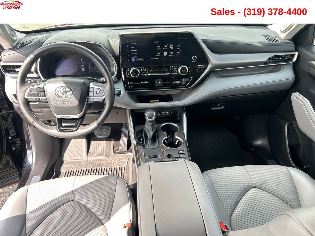 Used 2023 Toyota Highlander Limited image 12