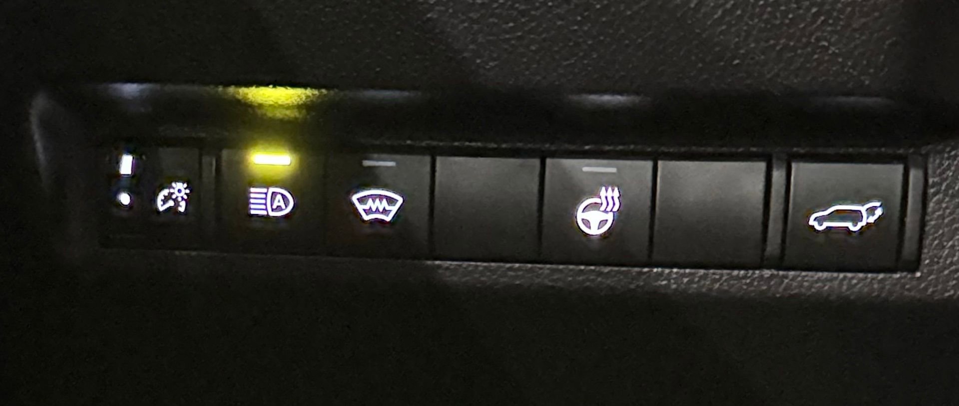 Used 2025 Toyota RAV4 XLE w/ Convenience Package image 63