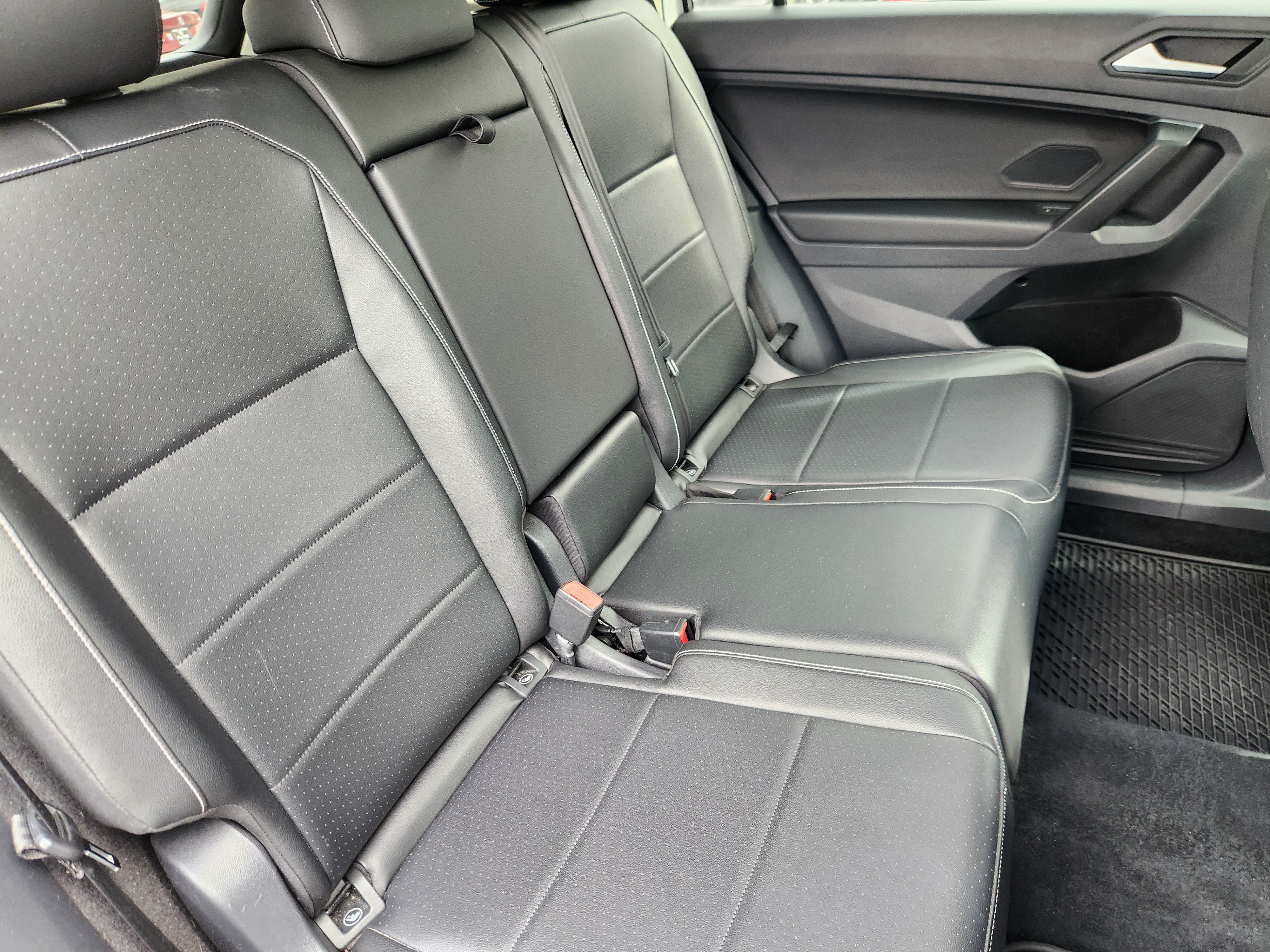 Used 2021 Volkswagen Tiguan SEL AWD/4WD image 17