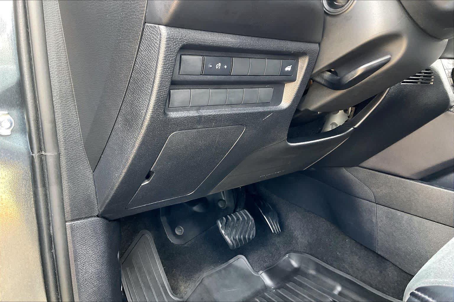 Used 2024 Mitsubishi Outlander SE AWD/4WD image 29