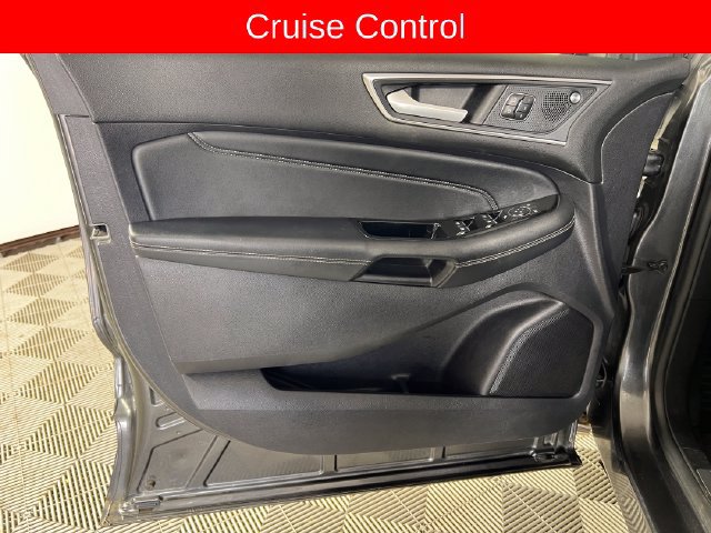 Used 2020 Ford Edge Titanium w/ Equipment Group 301A FWD image 12