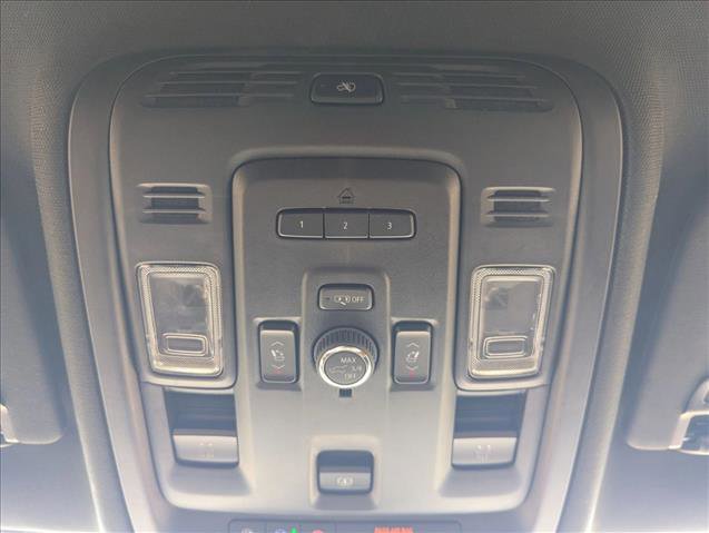 Used 2023 Cadillac Escalade Premium Luxury image 15