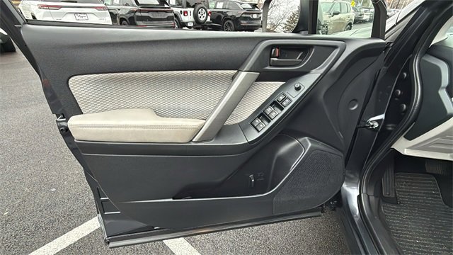 Used 2017 Subaru Forester 2.5i Premium image 17