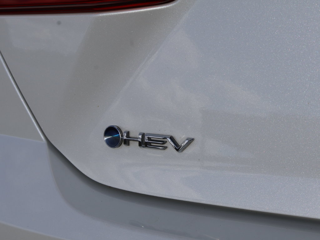 Used 2025 Toyota Camry XSE FWD image 9
