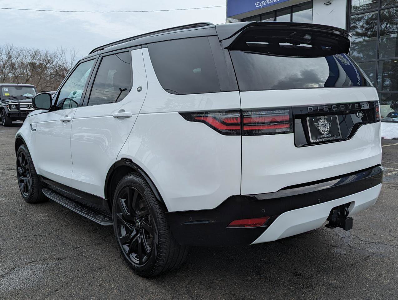 Used 2023 Land Rover Discovery S R-Dynamic image 10