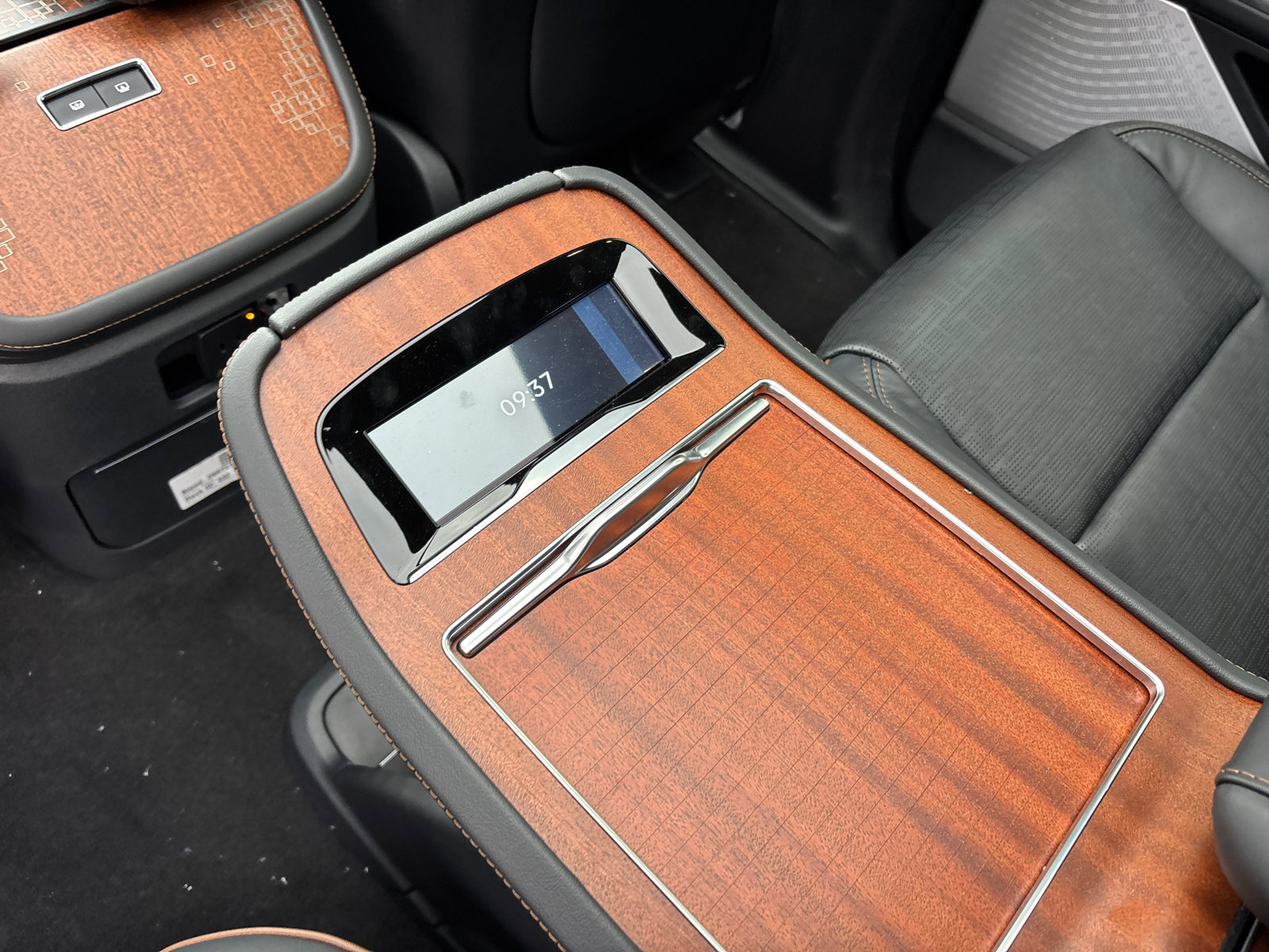 New 2025 Lincoln Navigator L Black Label image 34