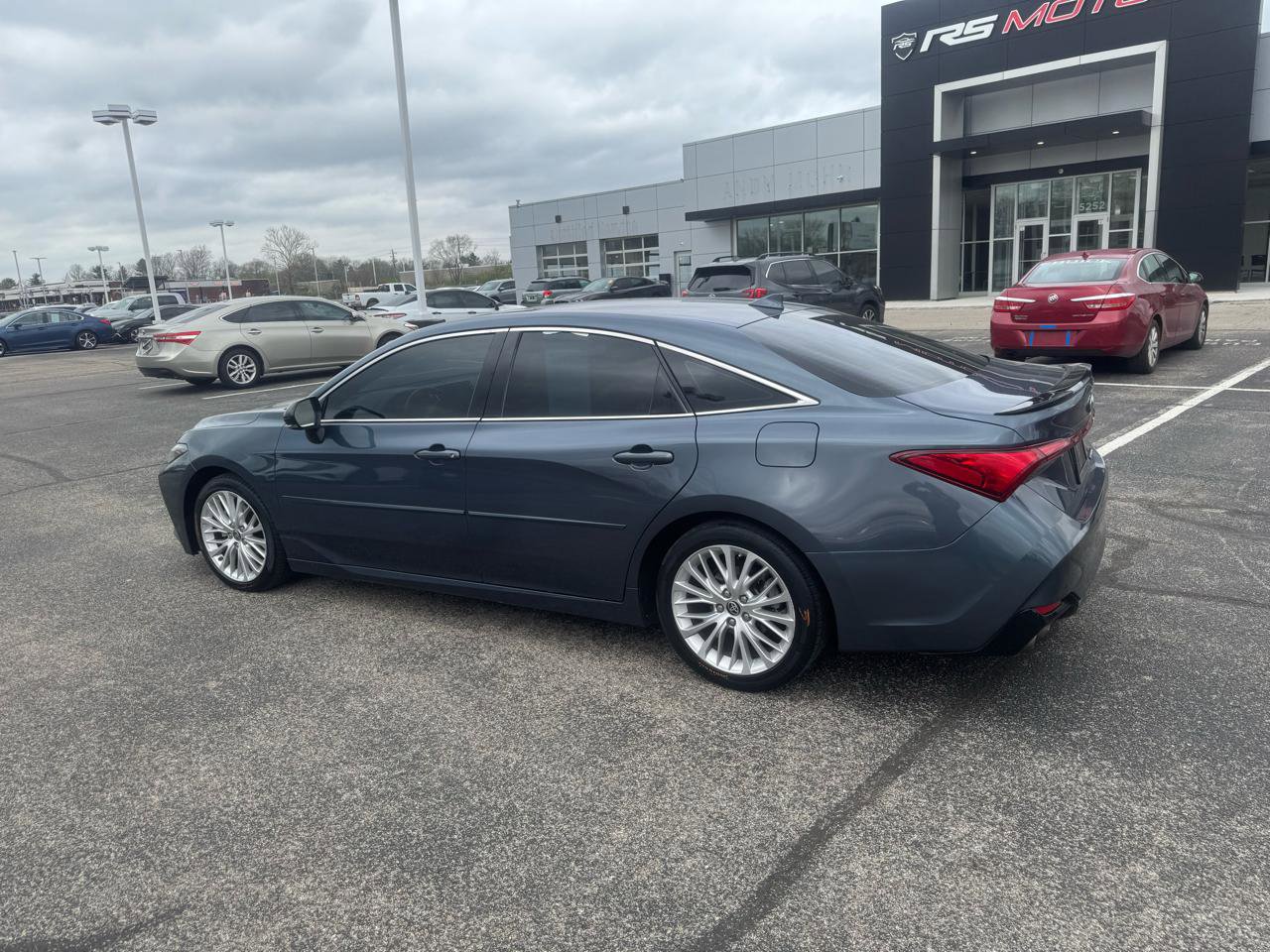 Used 2019 Toyota Avalon Touring w/ Advanced Safety Package image 9