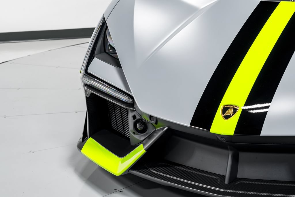 Used 2024 Lamborghini Revuelto AWD/4WD image 38