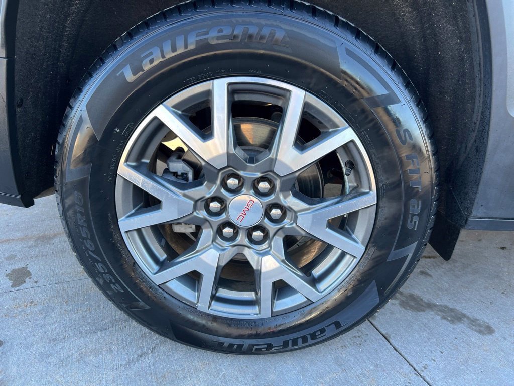 Used 2023 GMC Acadia SLT AWD/4WD image 13
