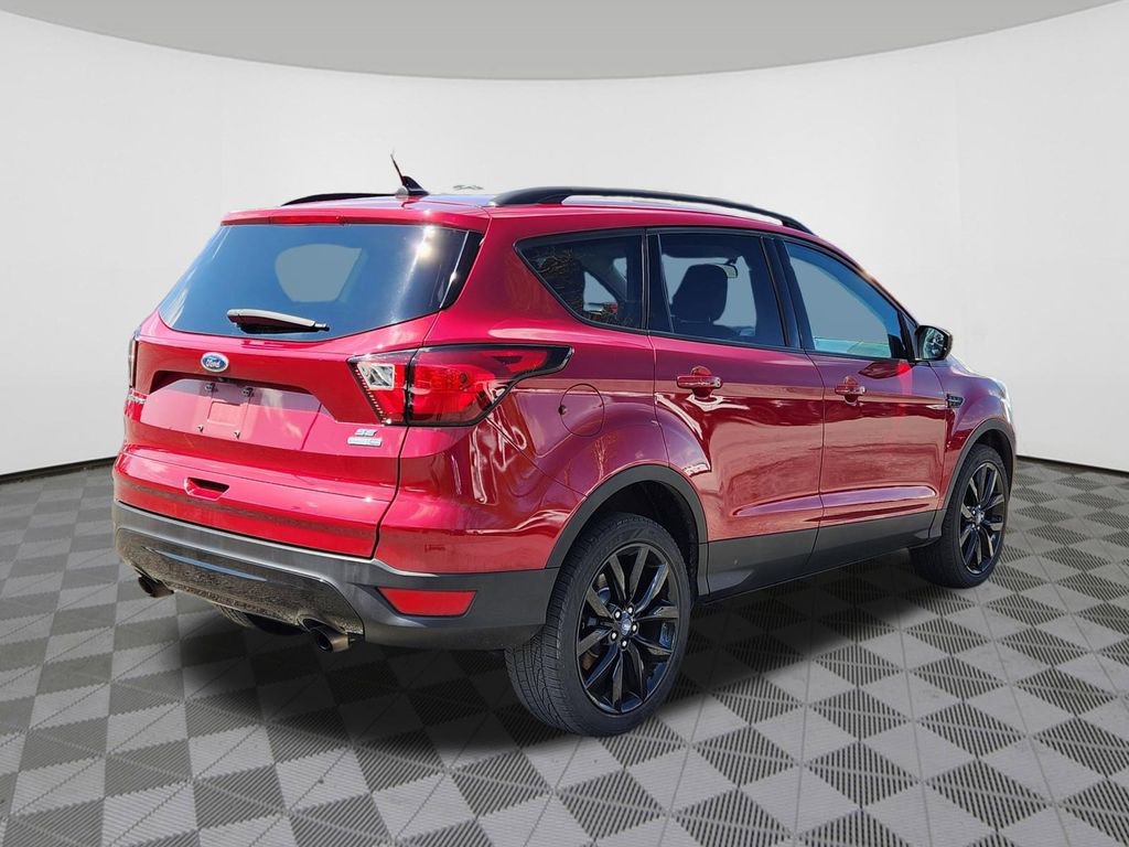 Used 2019 Ford Escape SE image 4