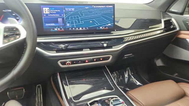 Used 2025 BMW X7 M60i image 50