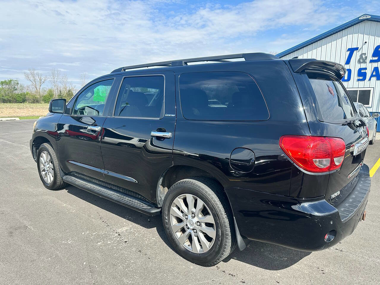 Used 2010 Toyota Sequoia Limited AWD/4WD image 4