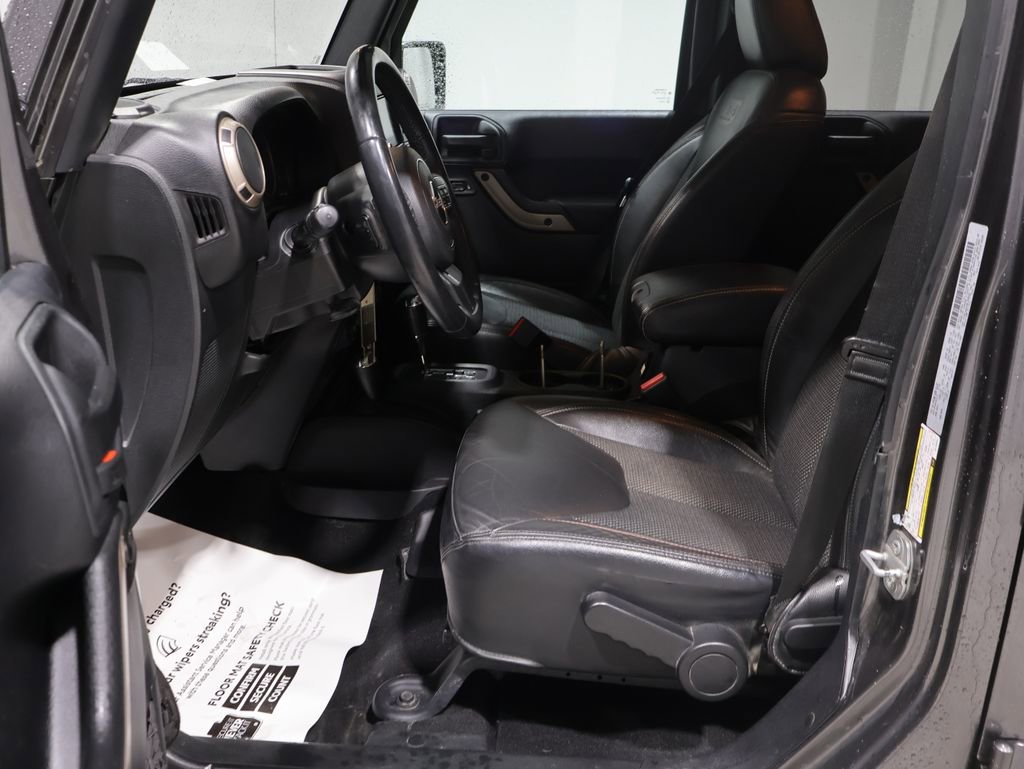 Used 2016 Jeep Wrangler Unlimited Sahara AWD/4WD image 11