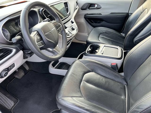 Used 2022 Chrysler Pacifica Touring-L image 24