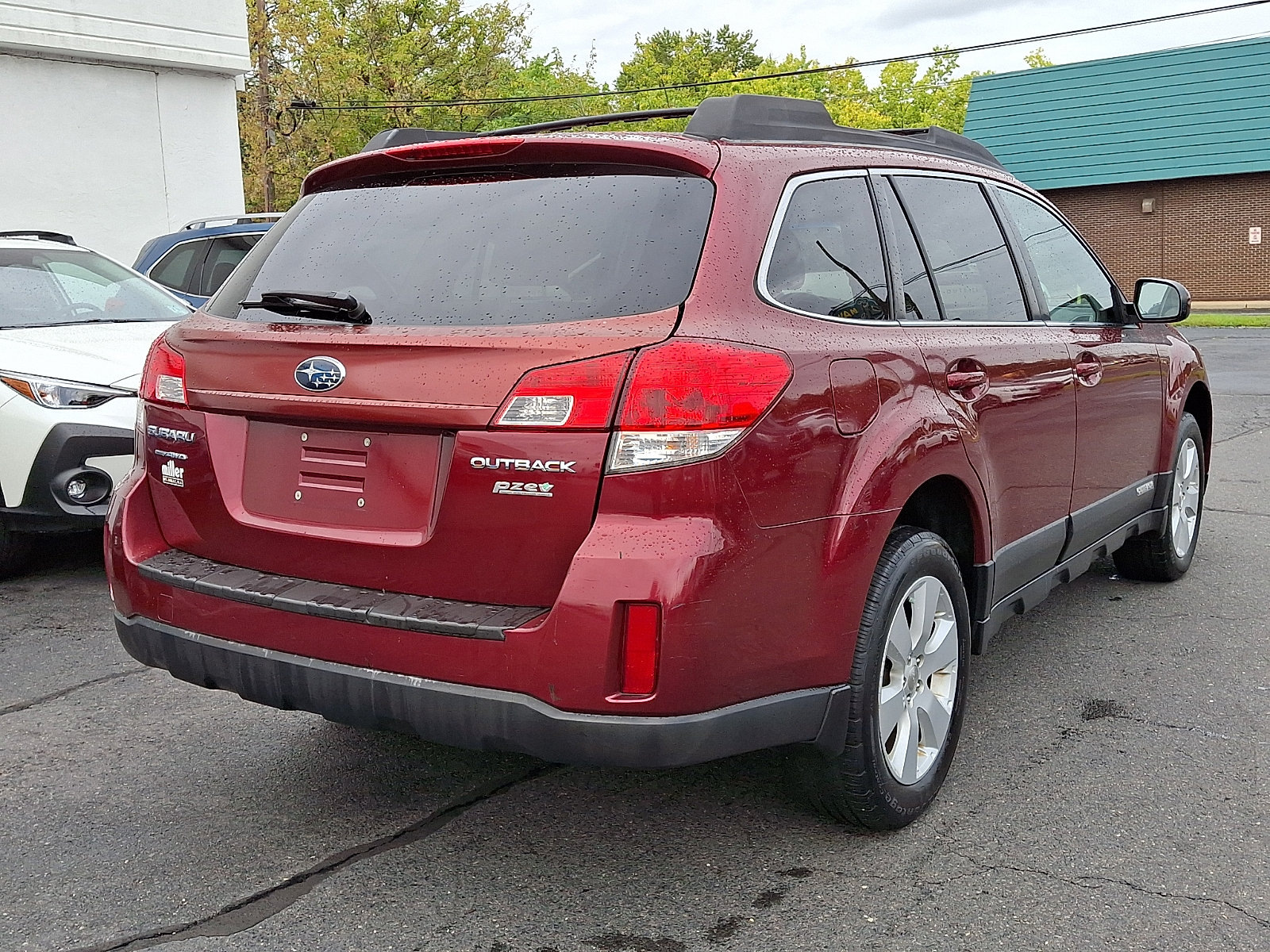 Used 2011 Subaru Outback 2.5i Premium AWD/4WD image 6