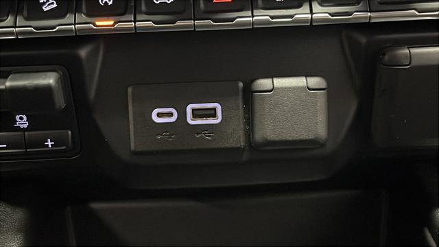 Used 2021 GMC Sierra 1500 AT4 image 22