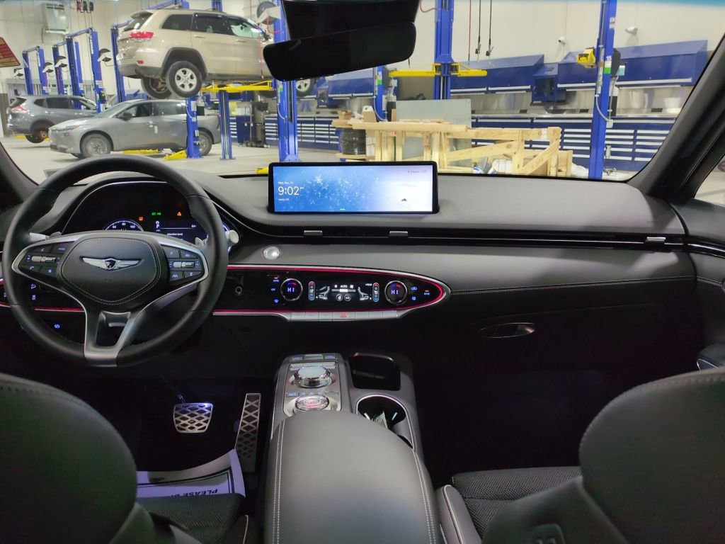 Used 2024 Genesis GV70 3.5T Sport image 7