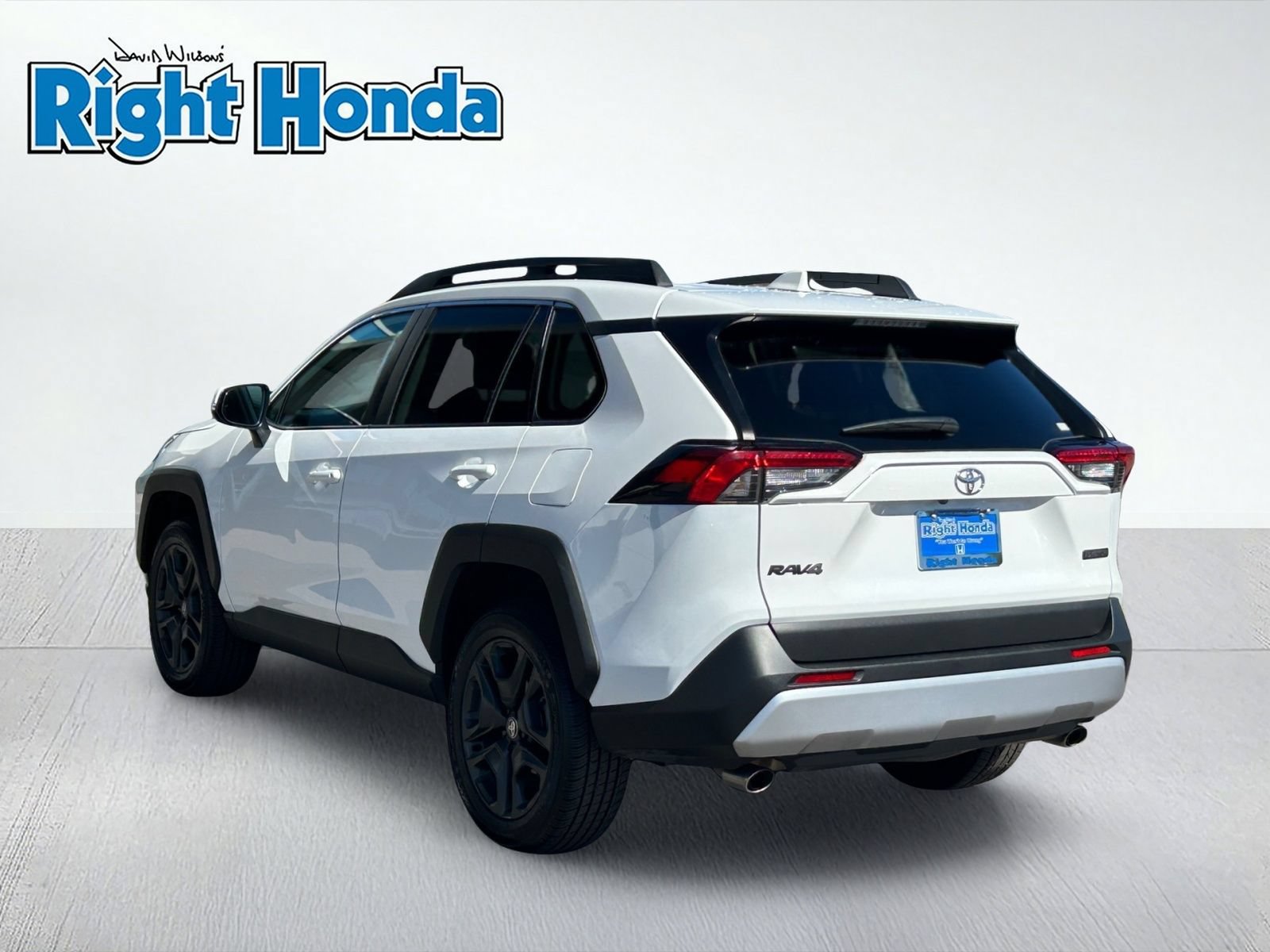 Used 2024 Toyota RAV4 Adventure AWD/4WD image 4