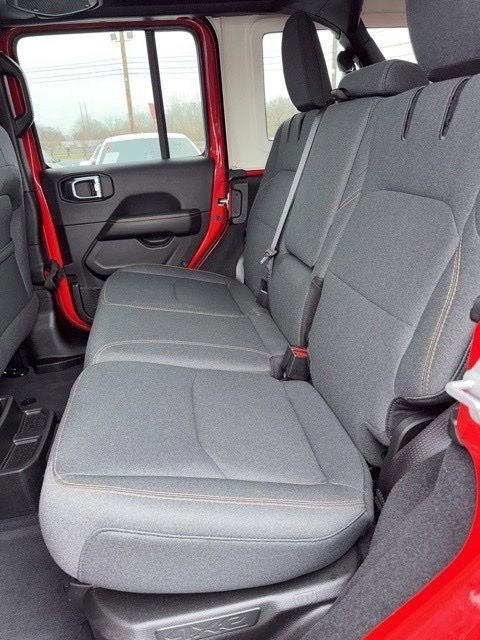 Used 2025 Jeep Wrangler Sahara 4xe image 7