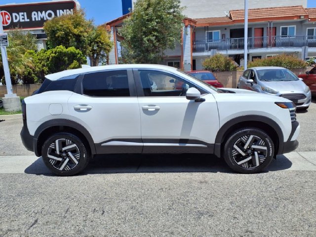 New 2025 Nissan Kicks SV w/ SV Premium Package AWD/4WD image 4