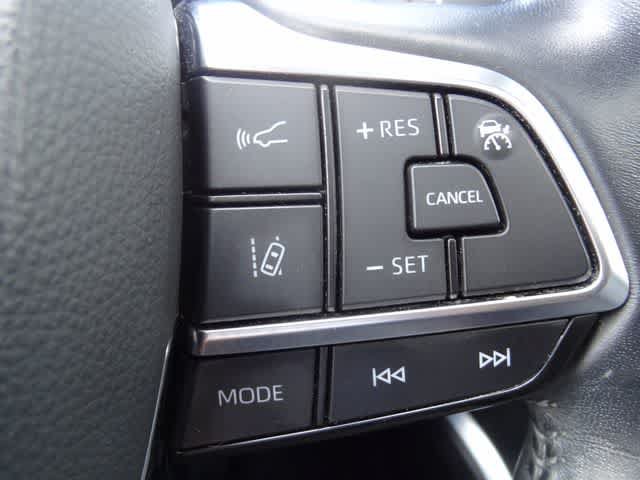 Used 2021 Toyota Highlander XSE FWD image 26