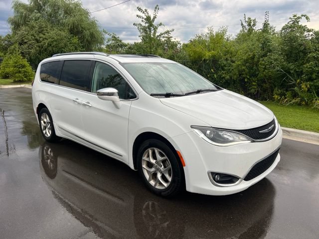 Used 2019 Chrysler Pacifica Limited FWD image 3