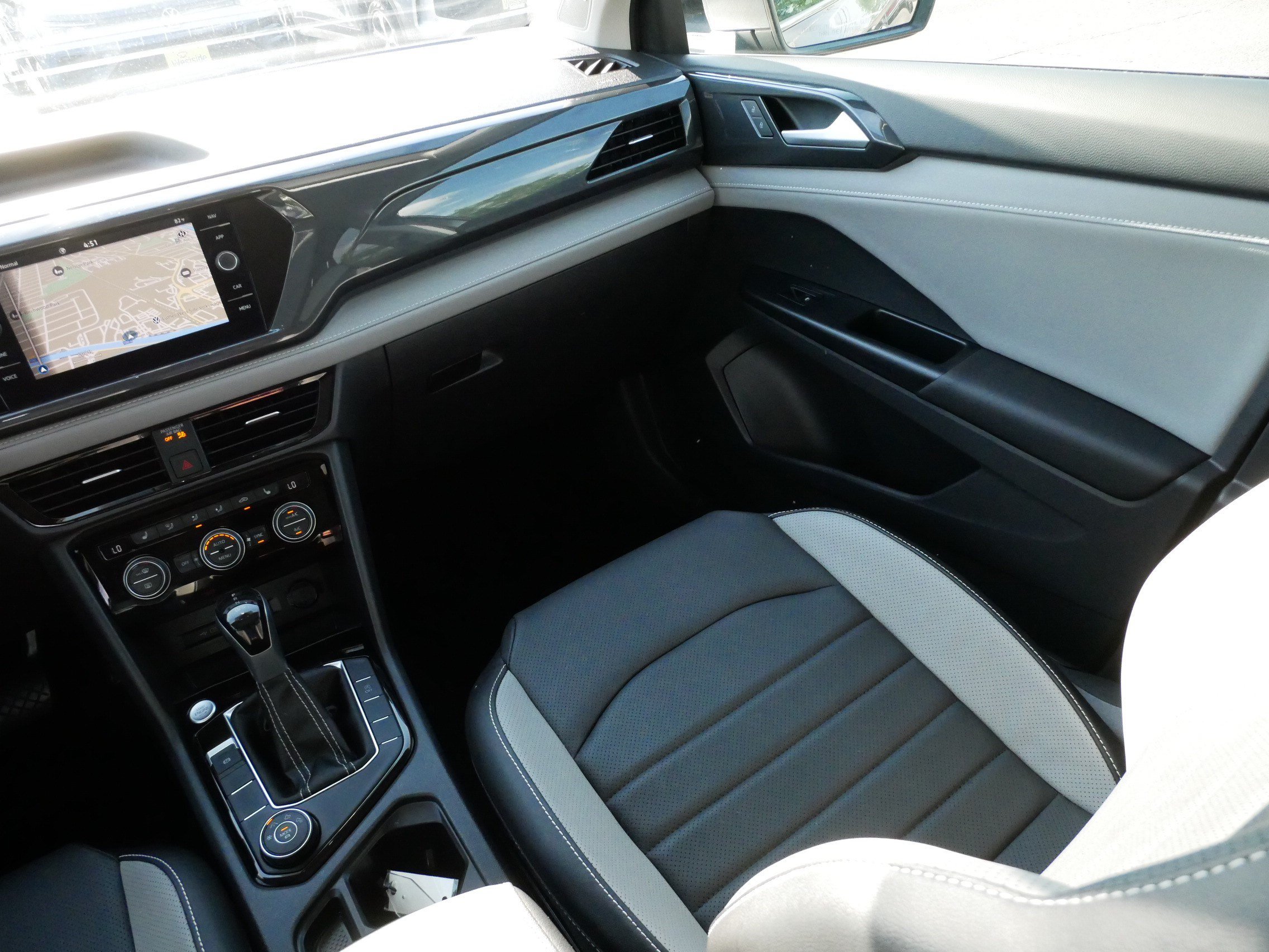 Certified 2023 Volkswagen Taos SEL AWD/4WD image 11