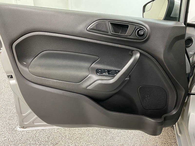 Used 2019 Ford Fiesta SE image 9