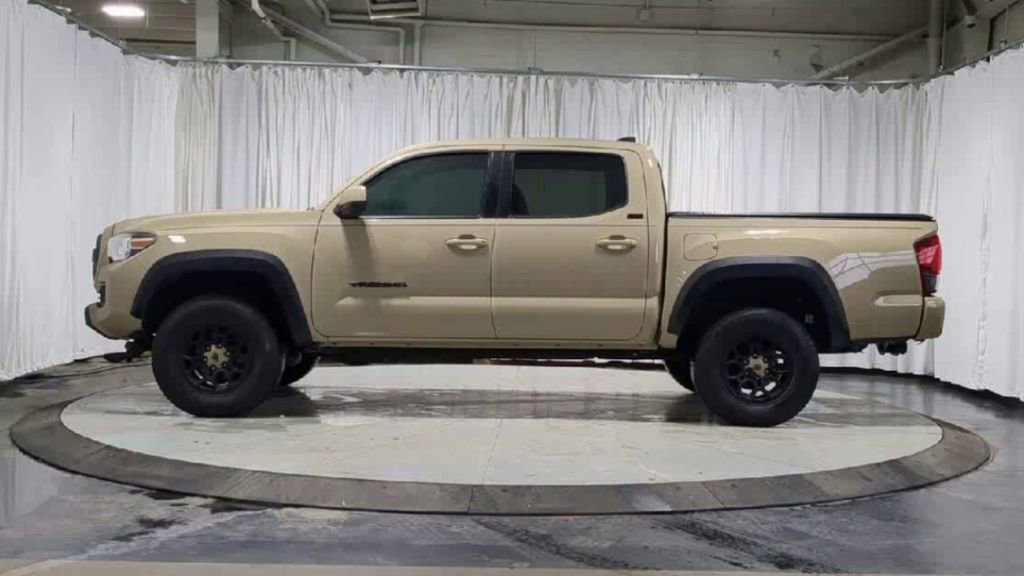 Used 2019 Toyota Tacoma SR5 image 6