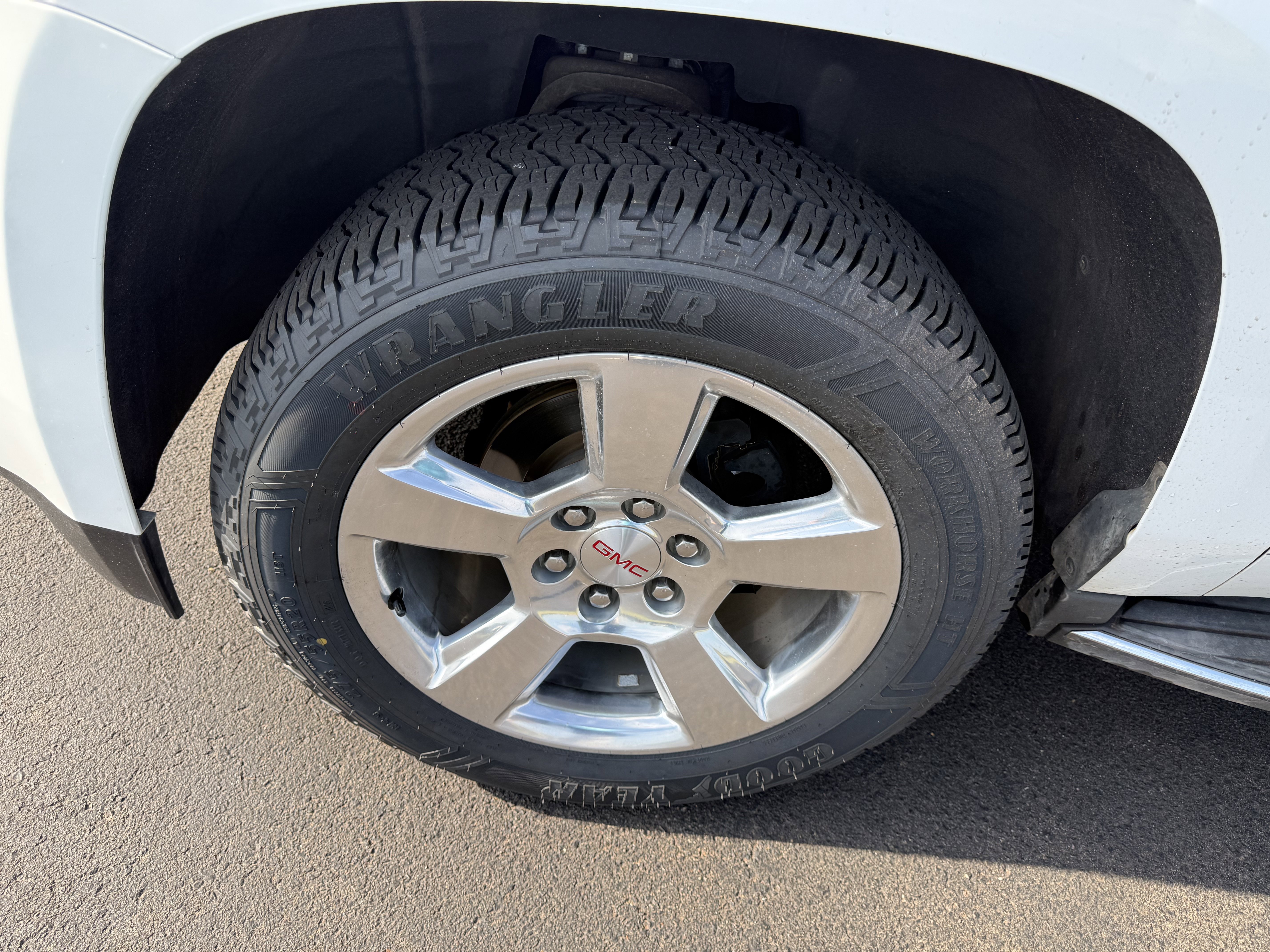 Used 2015 GMC Yukon SLT AWD/4WD image 4